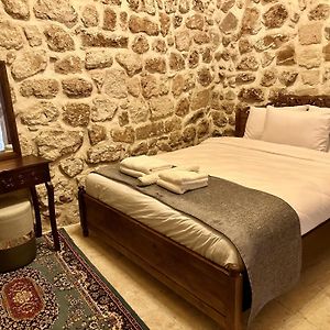 Arev Hotel